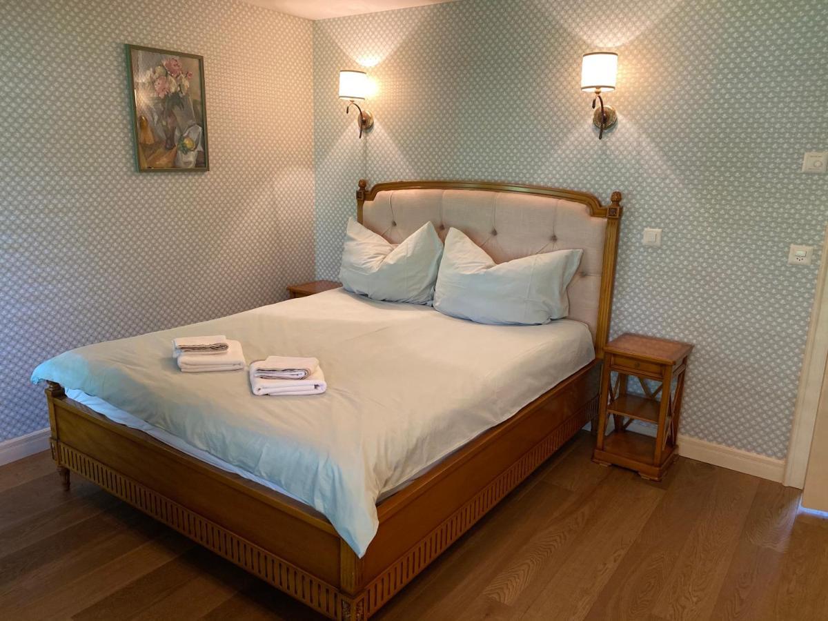 An Apartment In A Modern Swiss Chalet Iseltwald Esterno foto