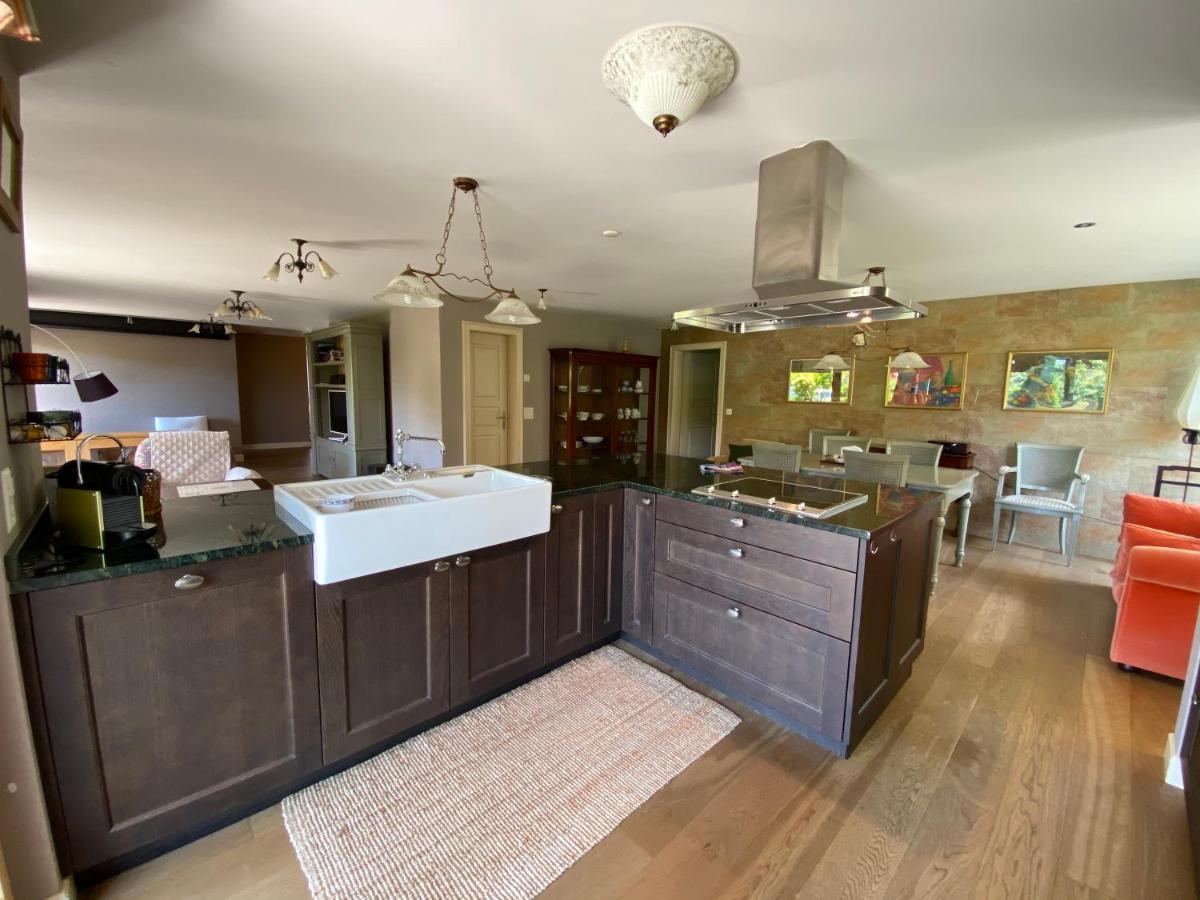 An Apartment In A Modern Swiss Chalet Iseltwald Esterno foto