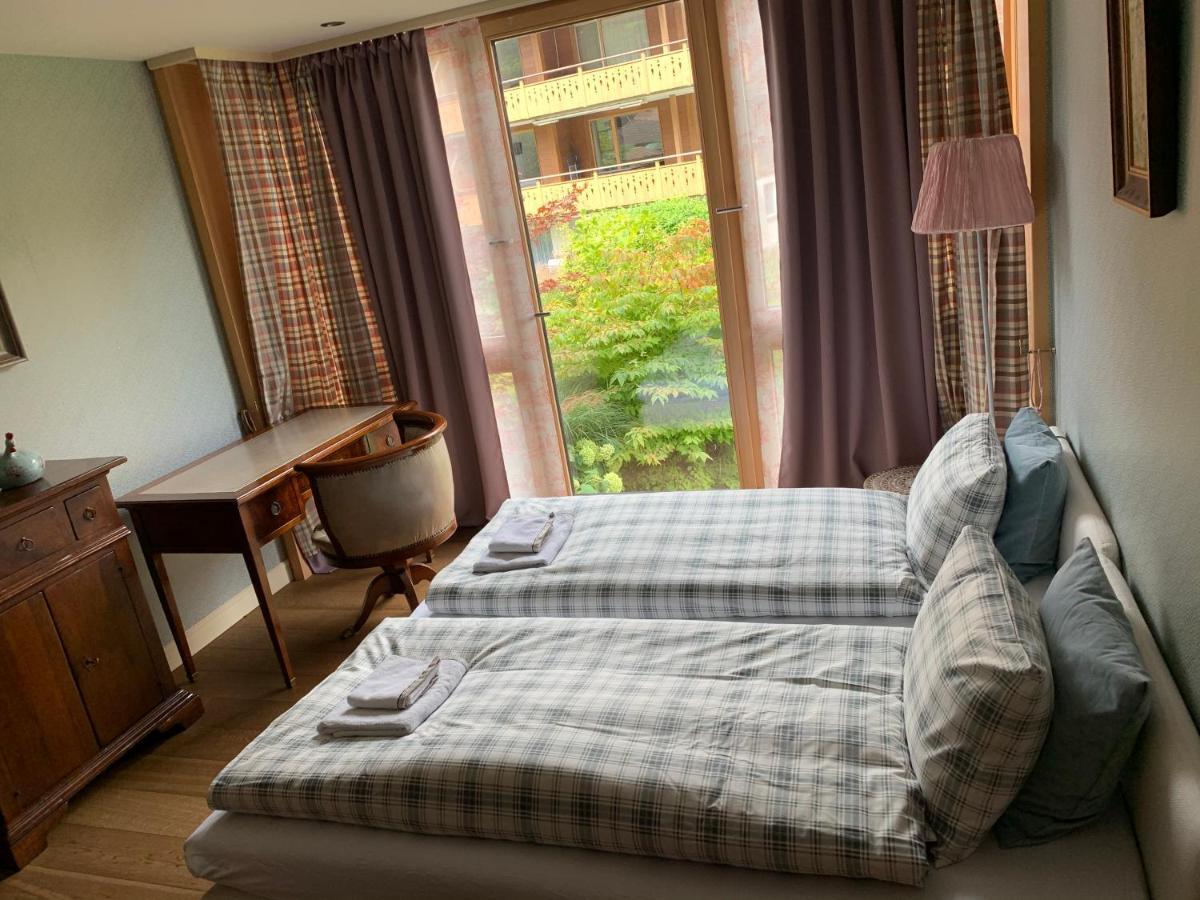 An Apartment In A Modern Swiss Chalet Iseltwald Esterno foto