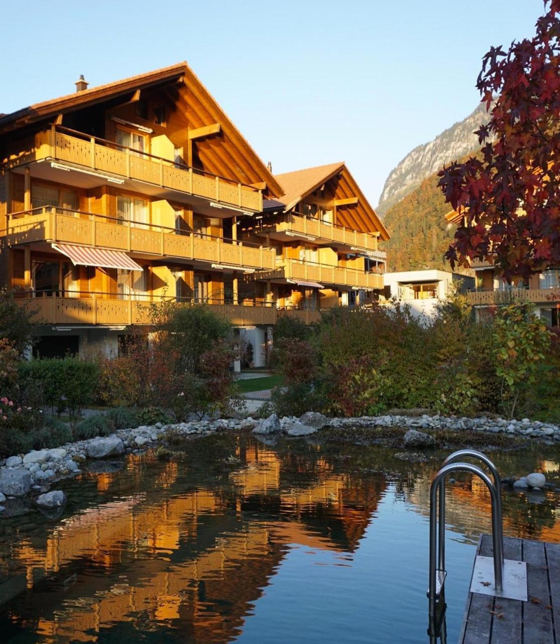 An Apartment In A Modern Swiss Chalet Iseltwald Esterno foto